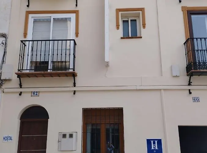 Ana - Adults Recommended Pensión 3*