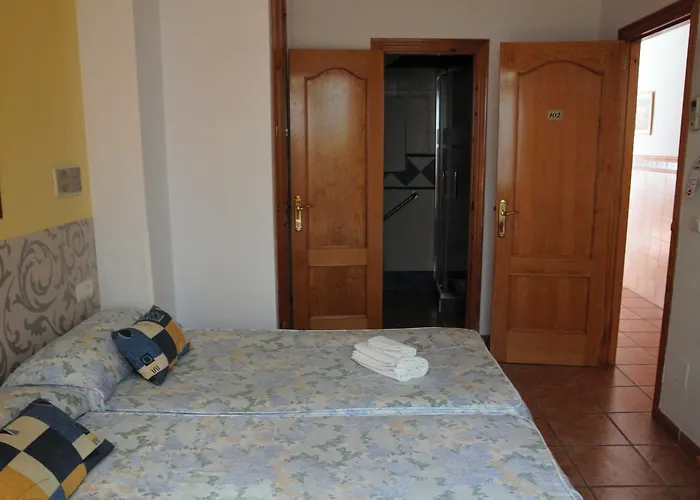 Ana - Adults Recommended Pensión 3*