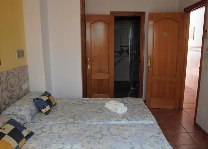 Ana - Adults Recommended Pensión 3*