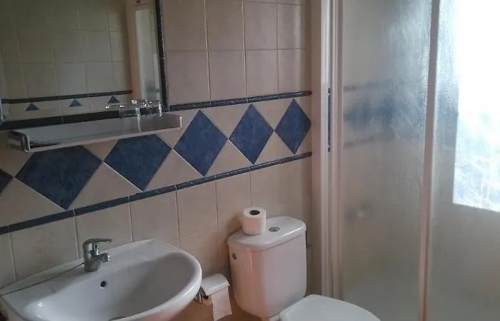 Ana - Adults Recommended Pensión