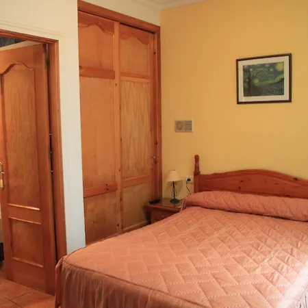 Ana - Adults Recommended בית הארחה